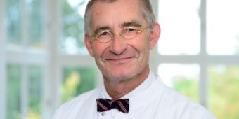Dr. med. Axel von der Wense, Chefarzt der Neonatologie vom Altonaer Kinderkrankenhaus 