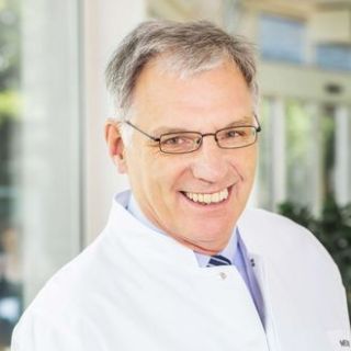 Bild: Ärztlicher Direktor und Chefarzt Prof. Dr. Mario Siebler, Neurologie Mediclin Fachklinik Rhein/Ruhr