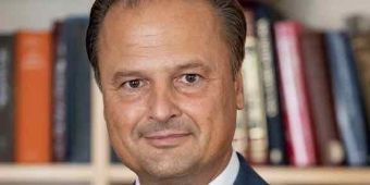 Zoltán Benyó Zoltán Benyó