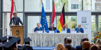 Dr. phil. Thorsten E. Thiel und die Senatsdelegation der Semmelweis Universität