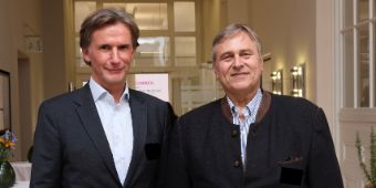 Dr. Thorsten E. Thiel (CEO Asklepios Medical School) und Prof. Dr. Michael Brucksch (CEO Deutsches Hochschul-Institut) Dr. Thorsten E. Thiel (CEO Asklepios Medical School) und Prof. Dr. Michael Brucksch (CEO Deutsches Hochschul-Institut)