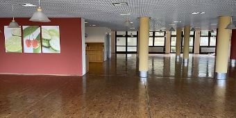Lockdown-Speisesaal Bild: Speisesaal verlassen und unmöbliert