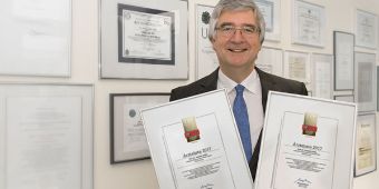 Professor Grifka mit FOCUS Urkunden Professor Grifka mit FOCUS Urkunden