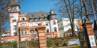 Altbau Eingang Haus I