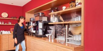 Geniessen Sie verschiedene Kaffeevariationen in unserer Kaffee-Ecke Bild: Geniessen Sie verschiedene Kaffeevariationen in unserer Kaffee-Ecke