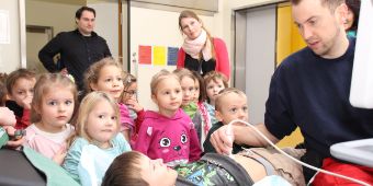 kindergarten-besucht-asklepios-stadtklinik