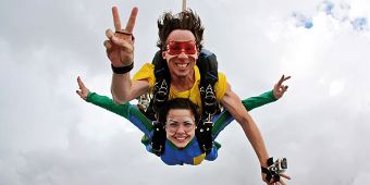 Bild: Fallschirm-Tandemsprung