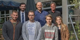 Informatikasuzubildene und Betreuer Informatikasuzubildene und Betreuer