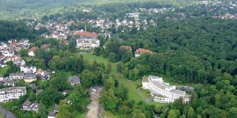 Luftansicht Asklepios Neurologische Klinik Falkenstein Luftansicht Asklepios Neurologische Klinik Falkenstein