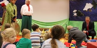 Erste Weihnachtsfeier für Mitarbeiterkinder Kinderweihnachtsfeier Asklepios Gauting