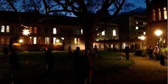 Foto der Andacht unter dem Stern