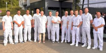 Freuen sich über die Auszeichnung: das gesamte Klinikteam, hier: Chefarzt Dr. med. Christian Liebau und sein Ärzte