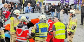 Erfolgreicher Präventionstag „Stay alive“ in der Asklepios Harzklinik Goslar Alkohol, Drogen, Handy am Steuer! - Experten warnten Schüler:innen mit „Schocktherapie“ 