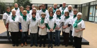 Grüne Damen und Herren Gruppenbild: Grüne Damen und Herren