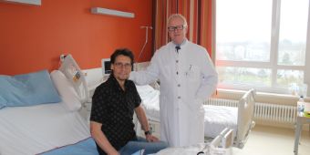 PD Dr. Laß mit Patient