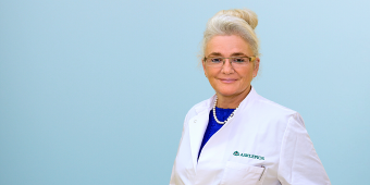 Das Foto zeigt Chefärztin Prof. Dr. Carolin Tonus