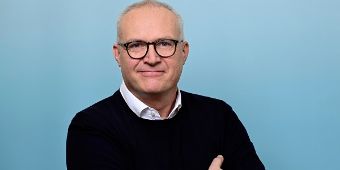 Dr. Ulf Künsteler-Chefarzt Psychiatrie Dr. Ulf Künsteler-Chefarzt Psychiatrie