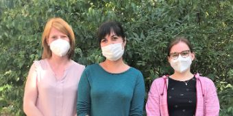 Assistentin der Pflegedienstleitung Daniela Mutzbauer (li.) mit Natalia Rakhmanova-Röhrl und Lilian Klar Assistentin der Pflegedienstleitung Daniela Mutzbauer (li.) mit Natalia Rakhmanova-Röhrl und Lilian Klar