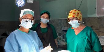 Dr. Vanilla Nguyen im Operationssaal