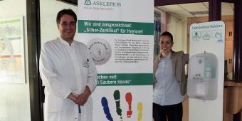Silberzertifikat „Saubere Hände“ für die Asklepios Klinik Oberviechtach