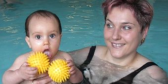 Babyschwimmen.jpg Babyschwimmen