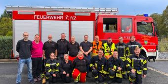 Das Bild zeigt die Mitglieder der Feuerwehr