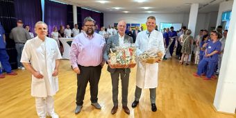 Prof. Dr. med. Hendrik Bonnemeier (r.), neuer Chefarzt für Innere Medizin und Kardiologie, daneben Dr. med. Ralph Mletzko, Florian Nachtwey, Asklepios Regionalgeschäftsführer Region Harz, Prof. Dr. med. Kai-Michael Scheufler, Ärztlicher Direktor, Chefarzt der Neurochirurgie der Schildautal-Klinik 