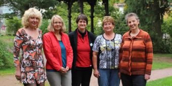 Grüne Damen Grüne Damen
