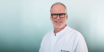 Das Bild zeigt ein Porträt von Christian Heinrich Marx, Chefarzt der Chirurgie.