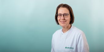 Das Bild zeigt ein Porträt von Dr. Karin Münzer, Chefärztin Innere Medizin