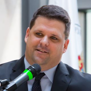 Gesandter des Botschafters Herr Iszak