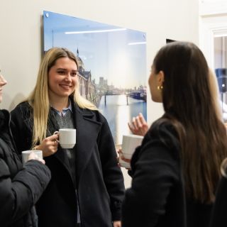 Weihnachtsfeier ACH 2024 Mood Studentinnen 