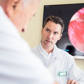 prof ganzer patientengespraech