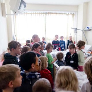 Kinder im Krankenzimmer