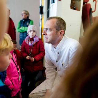 Arzt und Kinder