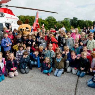 Gruppenfoto vorm Helicopter