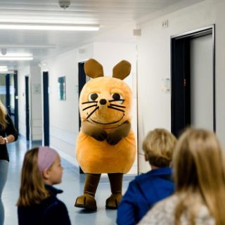 Kinder und die Maus