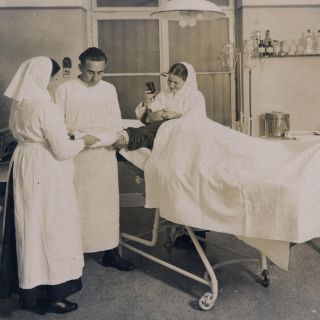 ambulanz-im-alten-krankenhaus-1926