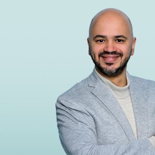 Dr. Aljosha Deen