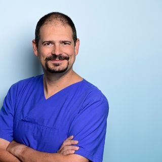 Dr. Tobias Strapatsas