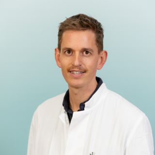Dr. med. Philipp Henn