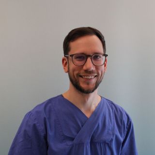 Dr. med. John Thiede