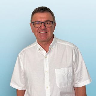Dr. Alfred Steuer