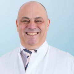 Das Portraitfoto zeigt den Ärztlichen Direktor PD Dr. Ralph Tölg