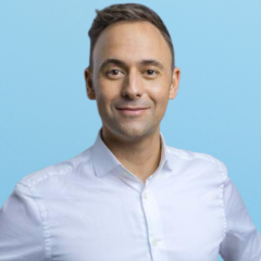 Text: Daniel Amrein