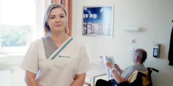 Foto: Krankenschwester Lisa macht mit dir den Asklepios Berufstest Pflege