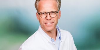 Priv.-Doz. Dr. Tobias Martens, Chefarzt der Neurochirurgie in der Asklepios Klinik St. Georg