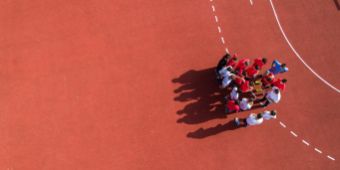 Trainingslager bieten Profimannschaften die Möglichkeit, abseits der gewohnten Umgebung intensiv und konzentriert zu arbeiten. Mannschaft im Trainingslager