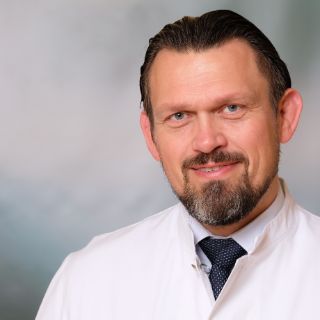 Prof. Dr. Jens E. Meyer, Chefarzt für Hals-Nasen-Ohren-Heilkunde, Kopf-Hals-Chirurgie, Plastische Operationen 