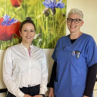 Birthe Kirberg, Geschäftsführende Direktorin, und Dr. Tina Cadenbach-Blome, Chefärztin Allgemeine Gynäkologie und Urogynäkologie 